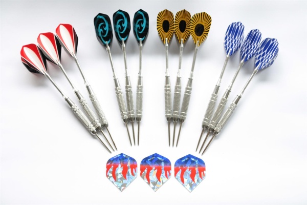 6er Set Steel Darts Mit Metallspitze – 24 G Inkl. 12 Flights, Mehrfarbig